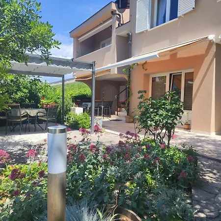 5351a Punat